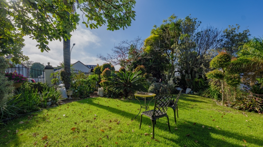 5 Bedroom Property for Sale in Bredasdorp Western Cape